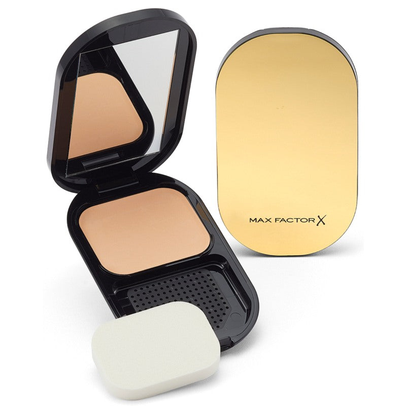 Max Factor Facefinity Natural Compact Foundation No.3 compact case closed